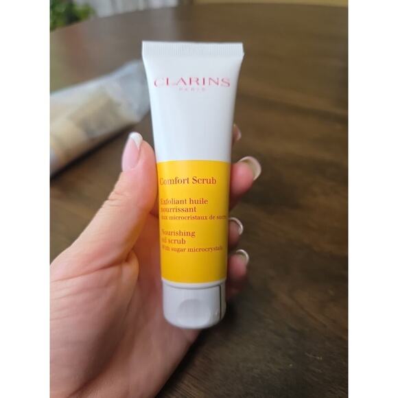 Comfort Scrub by Clarins for Women - 1.7 oz Scrub - Picture 4 of 16